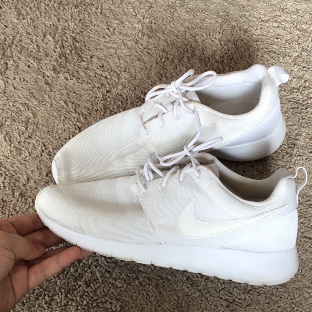 White nike sneakers